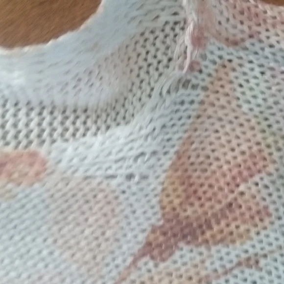 Chic Rose Patterned Sweater - Picture 8 of 14